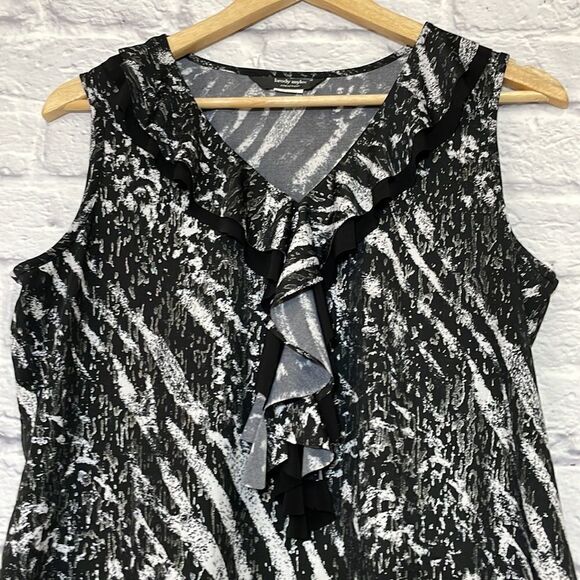 Brody Myles Waterfall Ruffle Sleeveless Top Size Unknown - Picture 3 of 8